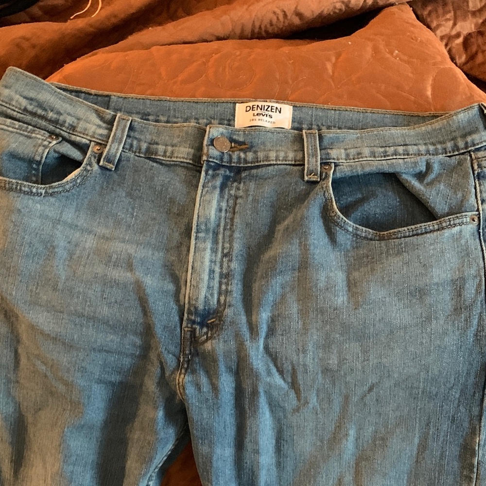 BNWOT - Denizen from Levi's Light Blue Relaxed Jeans